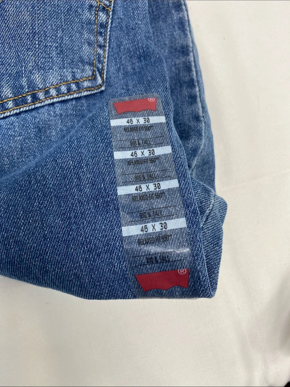 NWT Men’s Levi’s 46/30 Big & Tall 550 Relaxed Fit Medium Wash
